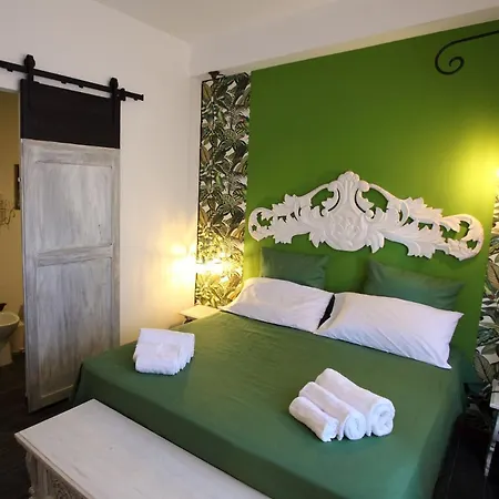 Accardi House Searooms 3*