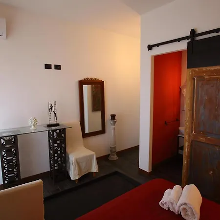 Accardi House Searooms 3*